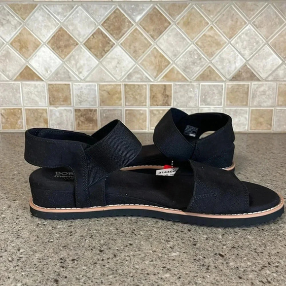 Bobs from Sketchers Women’s Black/Black Desert Kiss Sandal in Size 10W - Picture 5 of 9